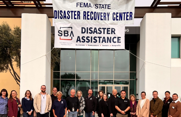 Los líderes comunitarios se reúnen en el Centro de Recuperación por Desastre del Estado/FEMA
